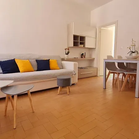 Apartment La Casa Di Delia *